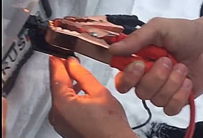 Вскрытие электробагажника с помощью подсветки номера