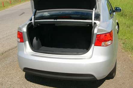 не открывается багажник KIA Optima
