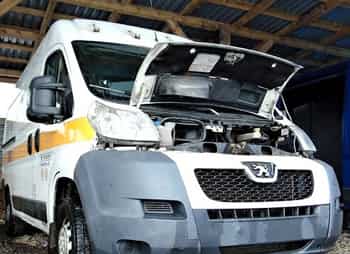 Открыть капот Peugeot Boxer
