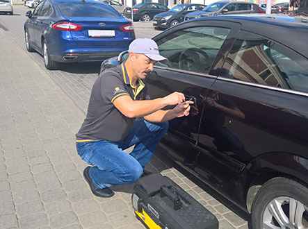 Вскрытие автомобилей в Москве