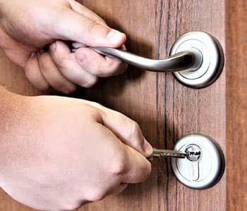 Ключ не поворачивается в замке входной двери что делать советы и рекомендации