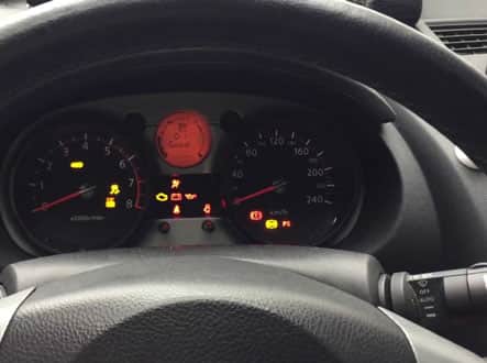 Открыть Nissan Qashqai, если сел аккумулятор