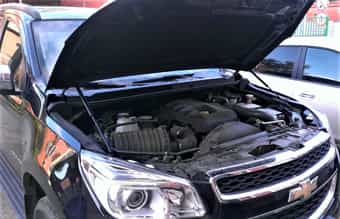 Открыть капот Chevrolet Captiva
