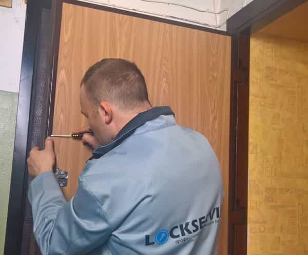 Kak Otkritj Kapot Na Nissan