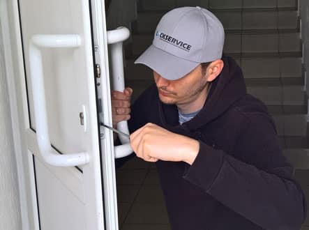 Реставрация пластиковой двери — с гарантией